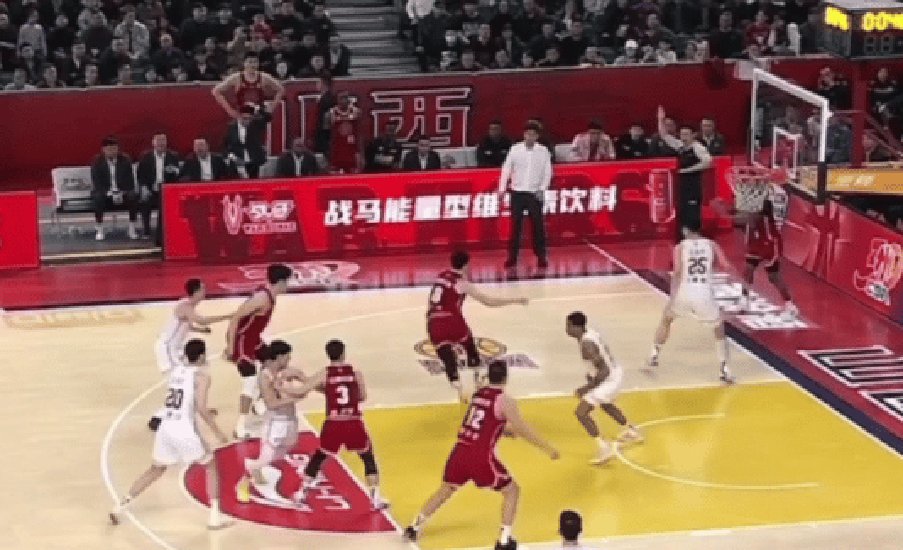 DB官网-比赛中的意外状况，球员们冷静面对挑战的简单介绍