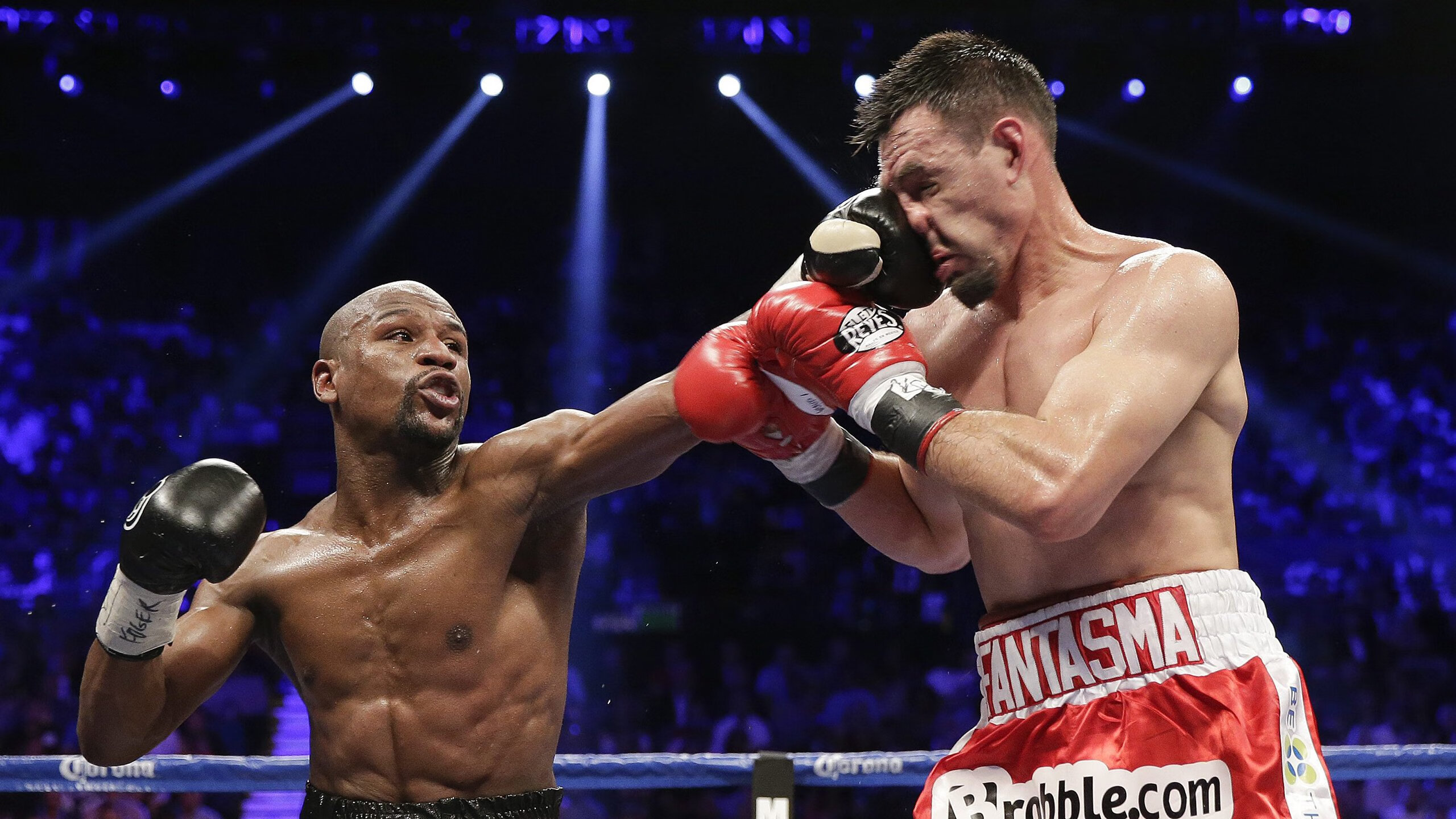 DBGame-佛罗伦萨险胜巴黎，帕尔默点燃赛场，一场定义足球魅力的经典对决