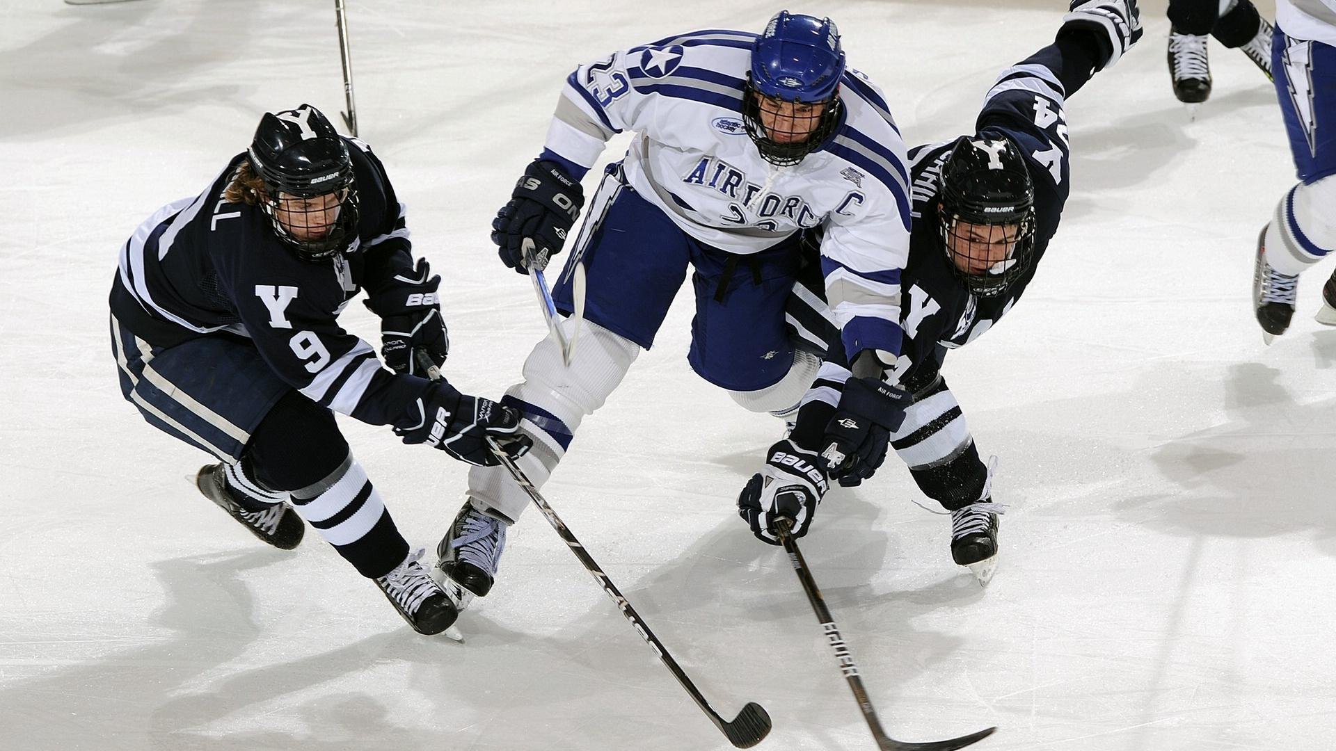 DB电竞官网平台-法拉利横扫梅赛德斯,勒克莱尔高光表现点燃赛场