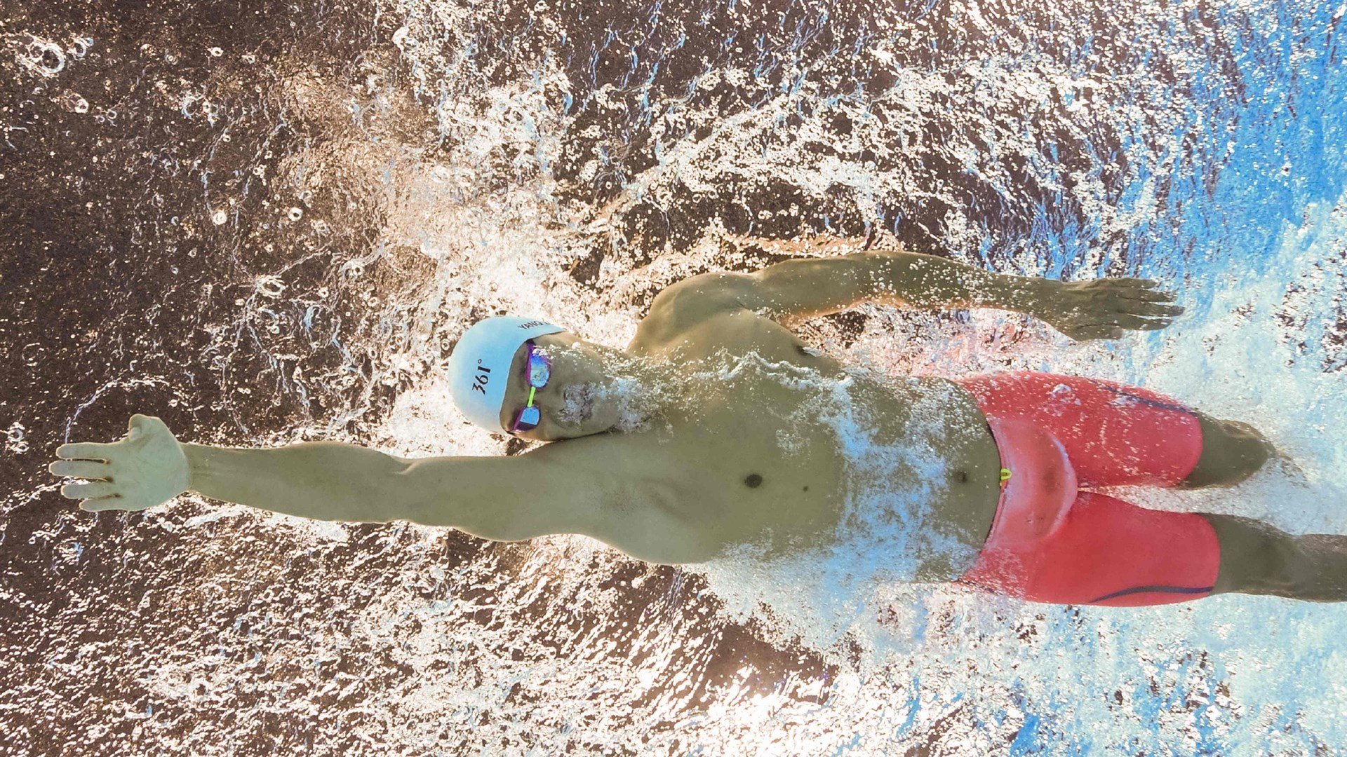 加维的魔法时刻，英格兰逆转乌克兰背后的战术与意志